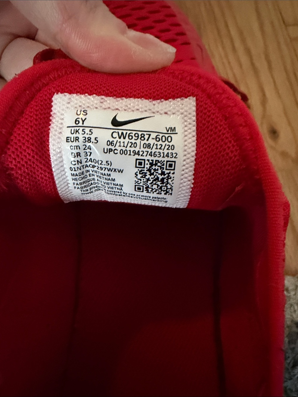Nike Kids Red Athletic Sneakers Air270 Style - Picture 4 of 4